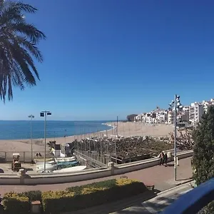  Apartamento Beachfront With Sea Views & Private Parking
